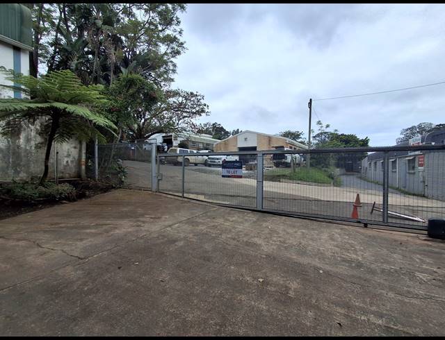 900M² WAREHOUSE TO LET IN MEISIES HALT